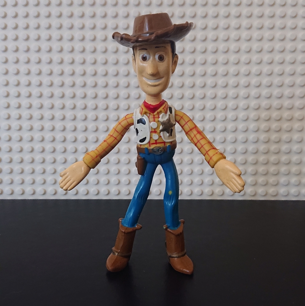 Disney Pixar - 4" Bendy Bend Ems Sheriff Woody the Cowboy Figure - Toy Story